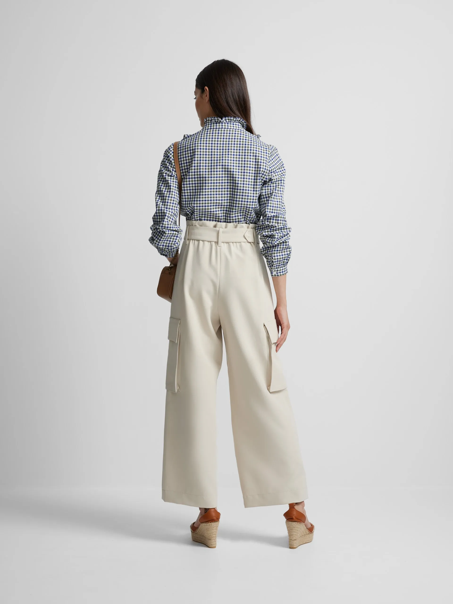 Pantalon vestir cargo beige