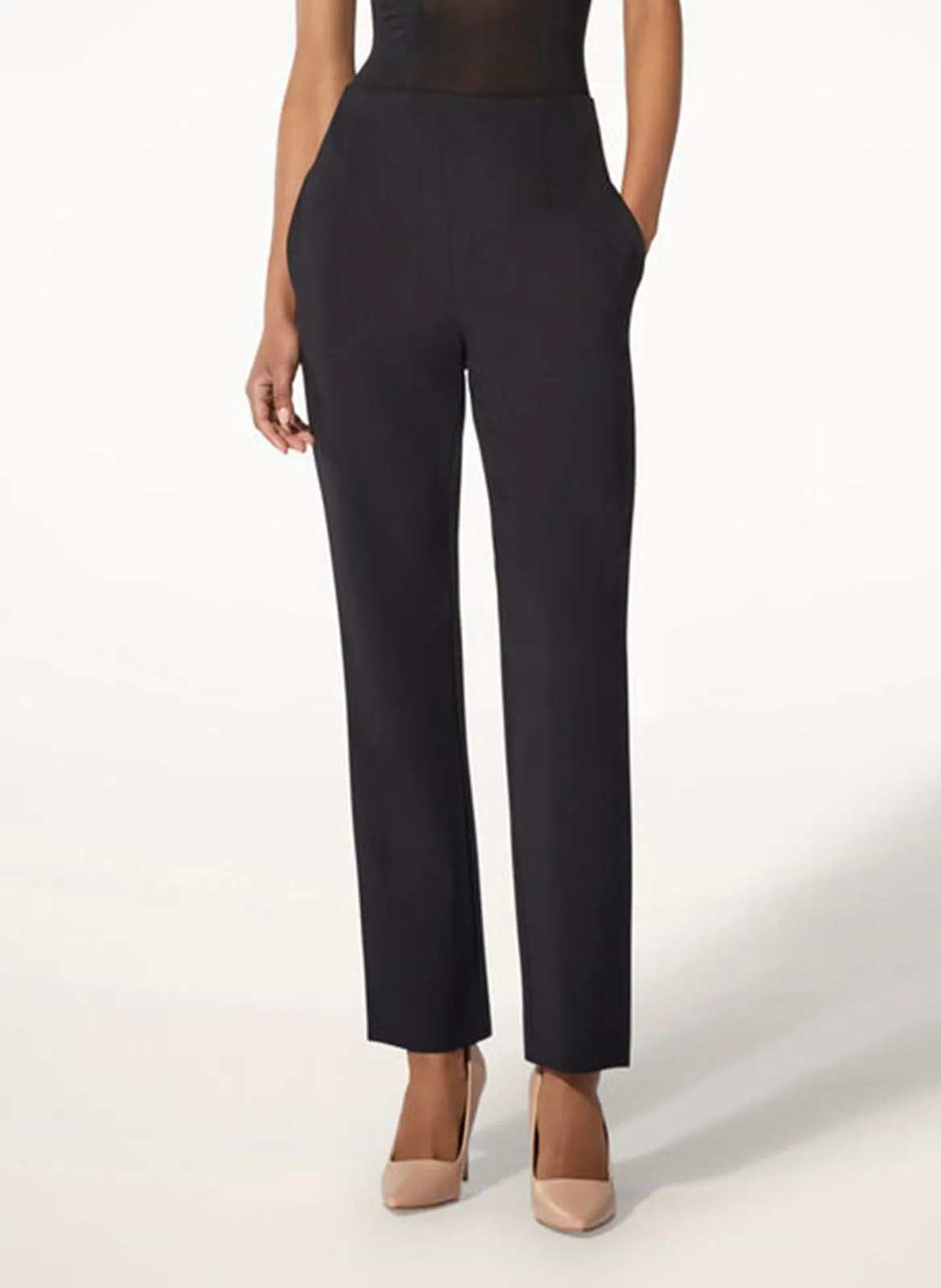Pantalón de pinzas slim en negro