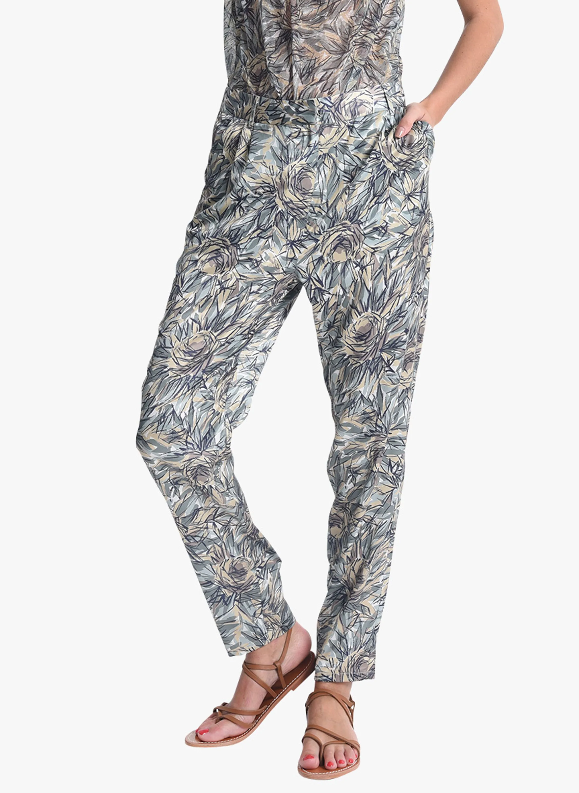 Pantalón recto de talle alto estampado en multicolor